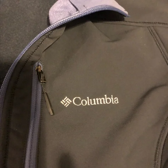 Women’s Columbia jacket. - Picture 2 of 3